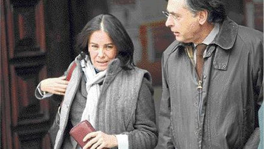 Isabel Villalonga, a la salida del Palacio de Justicia tras declarar en el juicio de los trajes Gürtel.