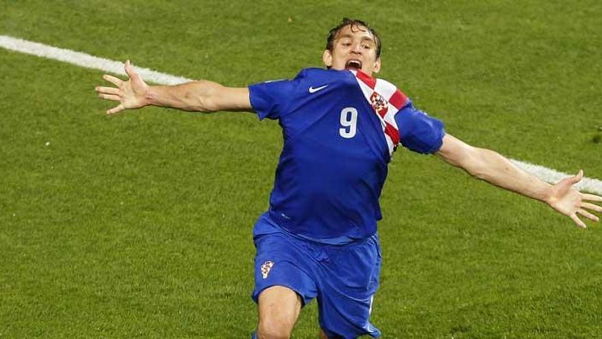 El croata Nikica Jelavic celebra su gol ante Irlanda