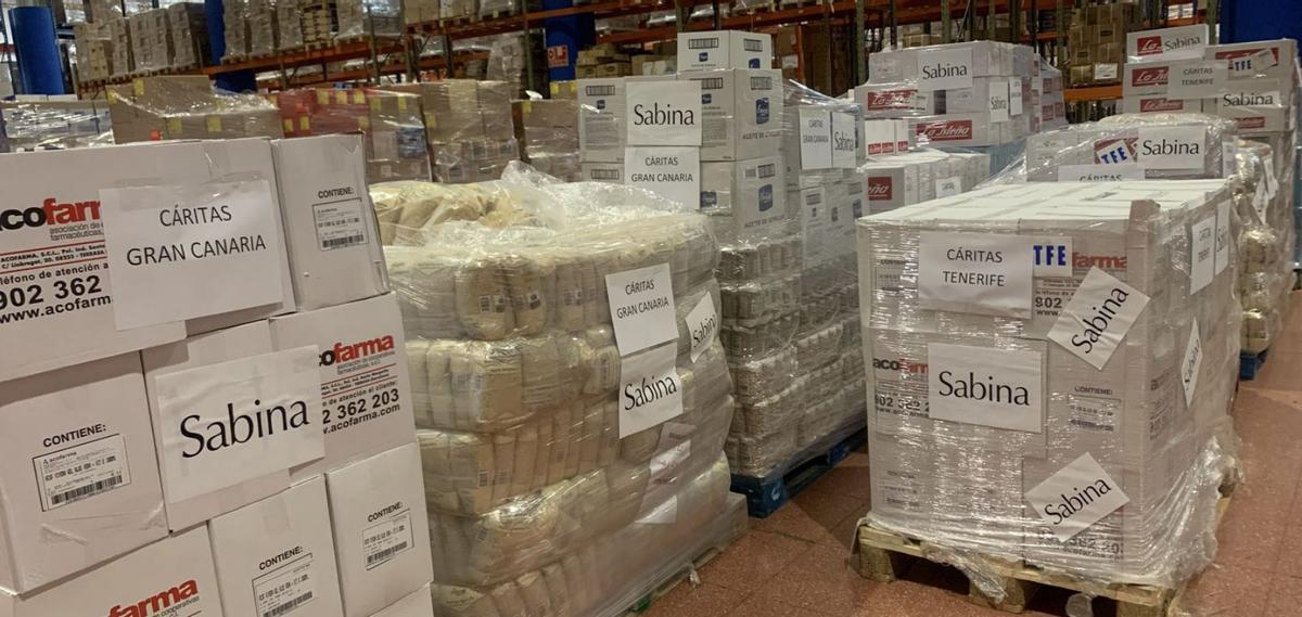 Parte de los alimentos donados a Cáritas Diocesana de Canarias.