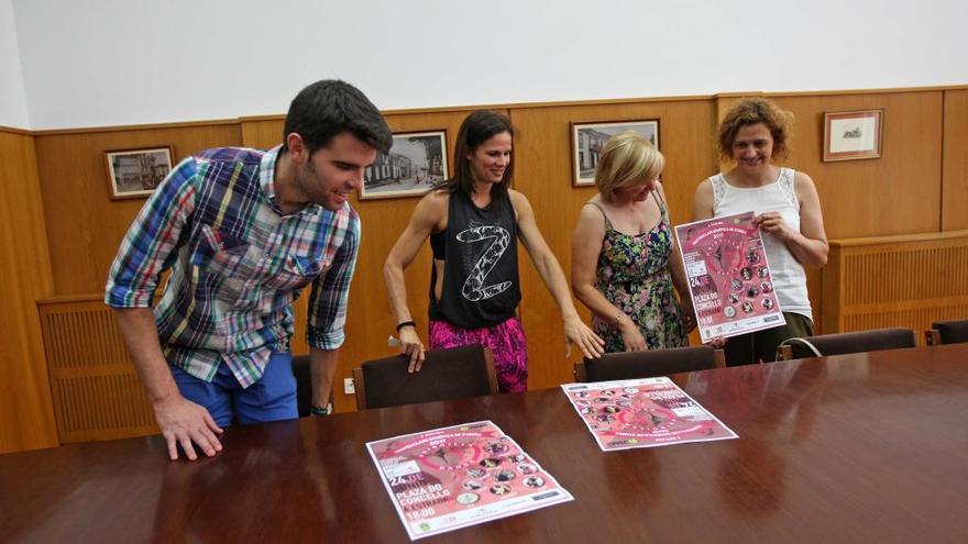 Gonzalo Louzao, Priscilla Dance, Vicky Pombo y Lourdes Tejedor, presentando la Masterclass de Zumba Solidaria del 25. // Bernabé /C.M.V.