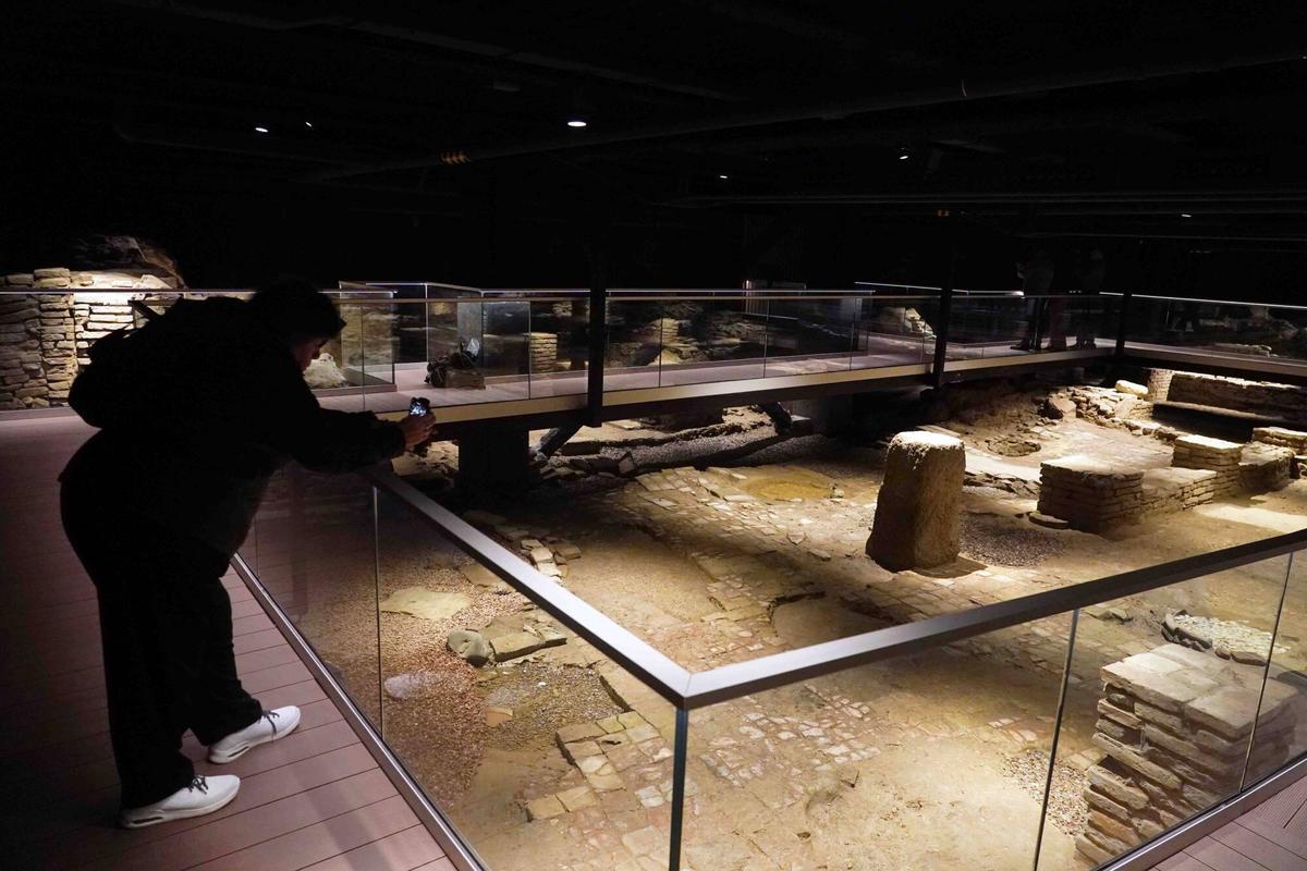 Inauguración del yacimiento romano en el subsuelo del Museo Carmen Thyssen