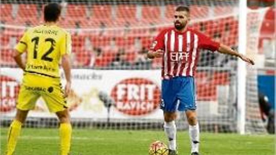 Carles Mas, contra l&#039;Oviedo l&#039;any passat a Montilivi.