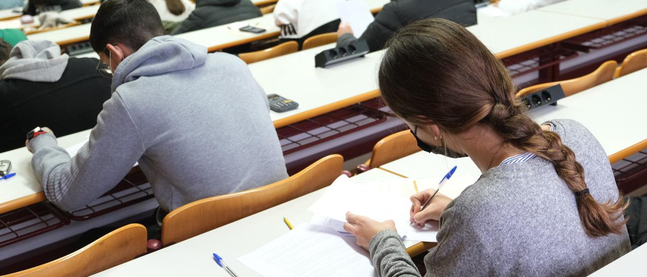 Exámenes en la Universidad de Alicante a principios de enero