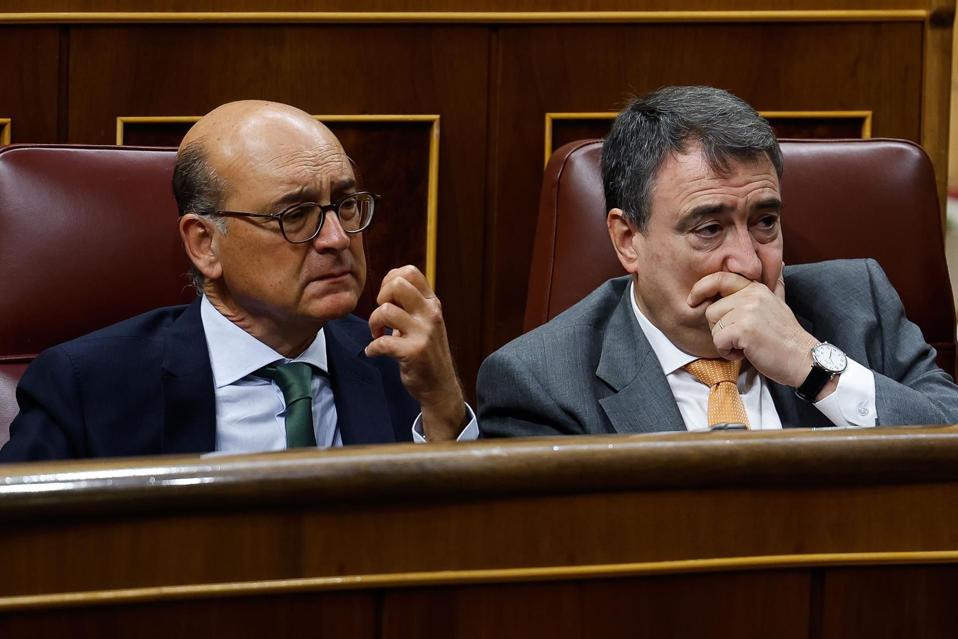 Aitor Esteban y Mikel Legarda, del PNV, en el Congreso