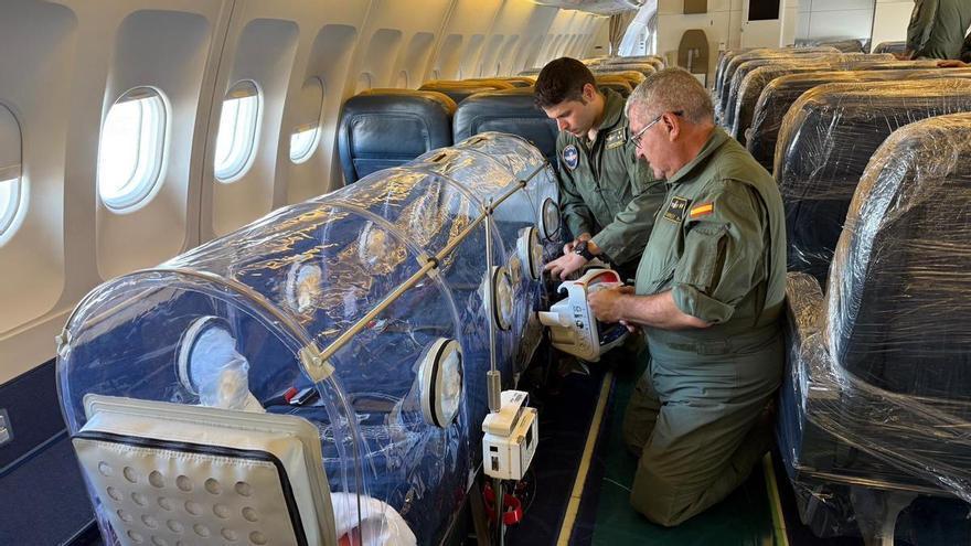 Así es por dentro el avión que ha trasladado a los españoles del MV Hondius