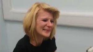 Joanne Milner ha pogut percebre sons gràcies a uns implants de còclea.