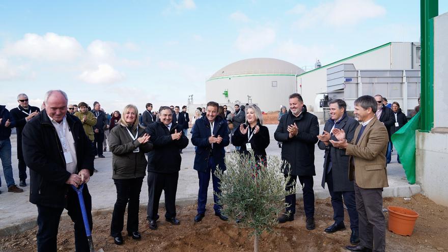 La Calahorra inaugura la primera planta agroindustrial de biometano con inyección a la red en Andalucía