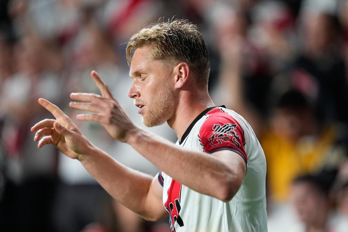 Alemao of Rayo Vallecano celebrates a goal during the UEFA Conference League 2025/26 Semi Final First Leg match between Rayo Vallecano and RC Strasbourg Alsace at Estadio de Vallecas on April 30, 2026, in Madrid, Spain. AFP7 30/04/2026 ONLY FOR USE IN SPAIN. Dennis Agyeman / AFP7 / Europa Press;2026;SOCCER;SPAIN;SPORT;ZSOCCER;ZSPORT;Rayo Vallecano v RC Strasbourg Alsace - UEFA Conference League 2025/26 Semi Final First Leg;