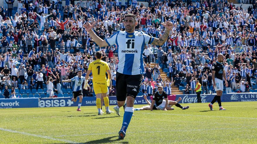 Dani Romera celebra su último gol ante el Ibiza.