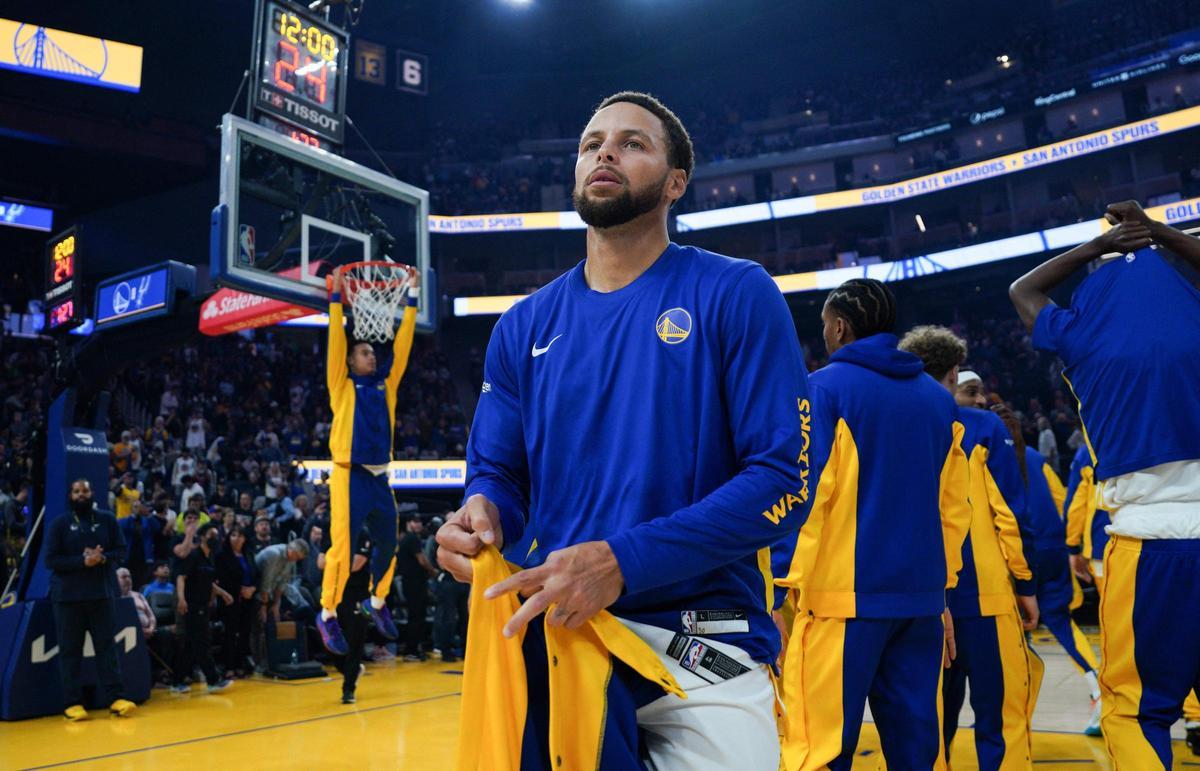 Stephen Curry, estrella de los Warriors, en un reciente partido de pretemporada