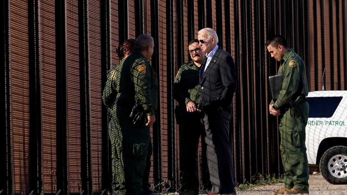 Biden visita la frontera de México por primera vez como presidente.