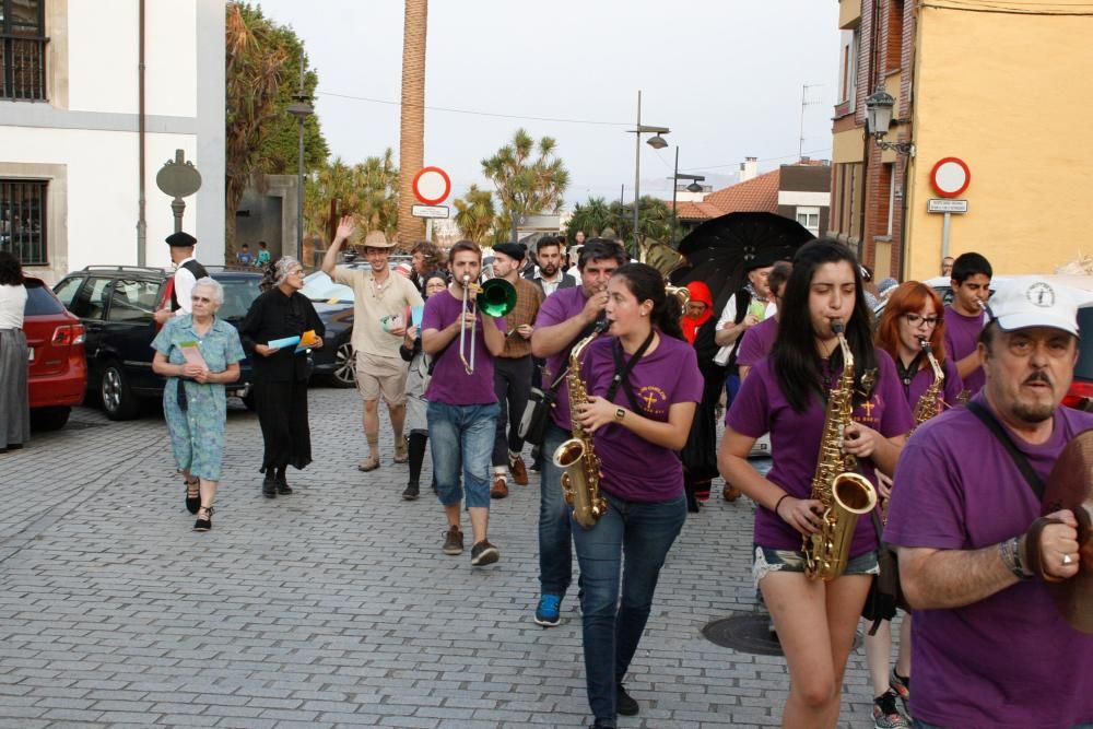 Llegada a Candás de los participantes en la semana de teatro costumbrista