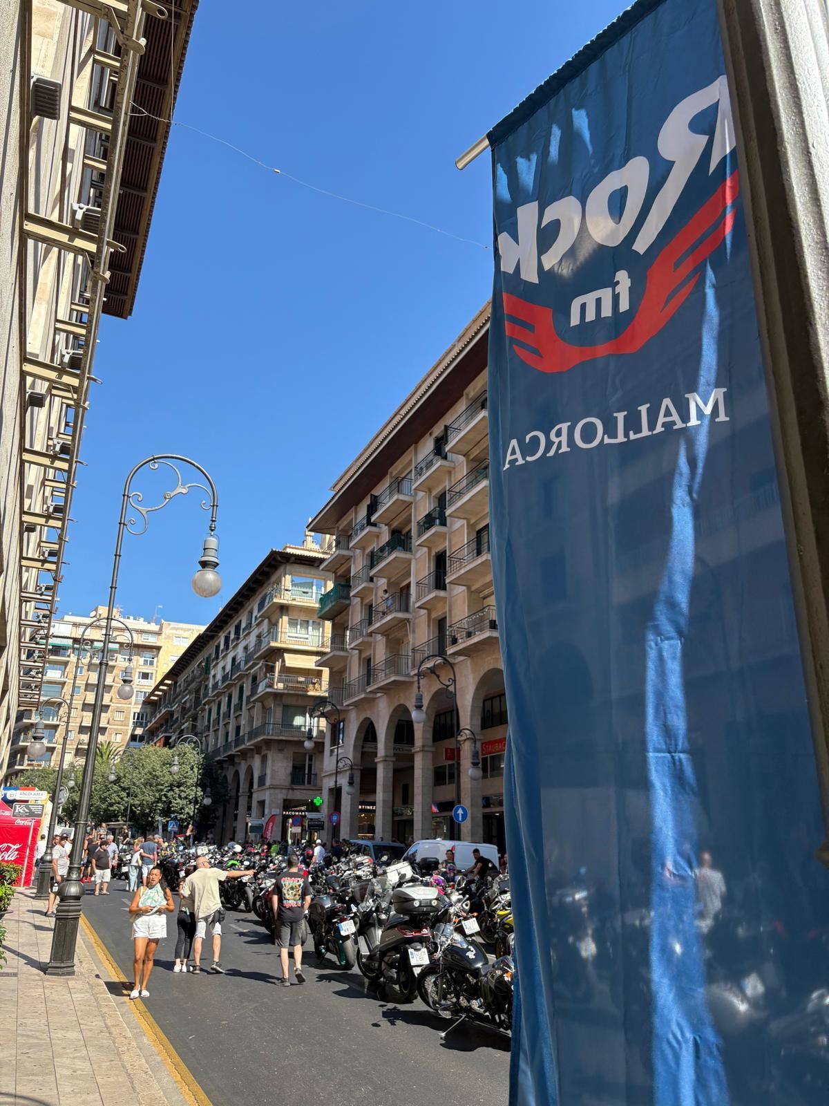 Más de 2.000 moteros participan en la MotoRock FM de Mallorca
