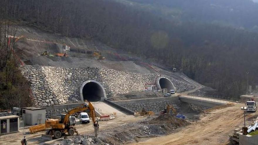 Las obras de la variante de Pajares en Los Pontones, en el concejo de Lena.