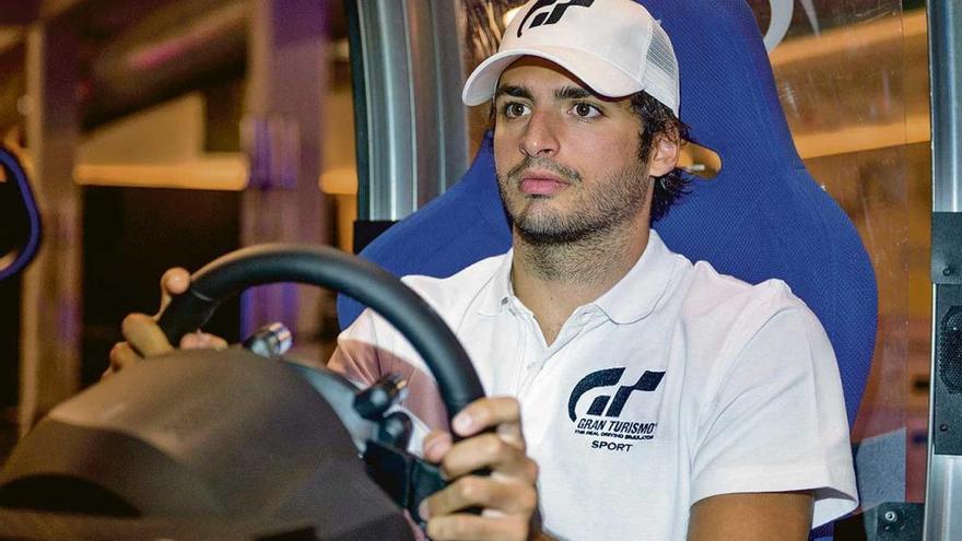 El piloto de toro rosso carlos sainz ficha por ´gran turismo sport´