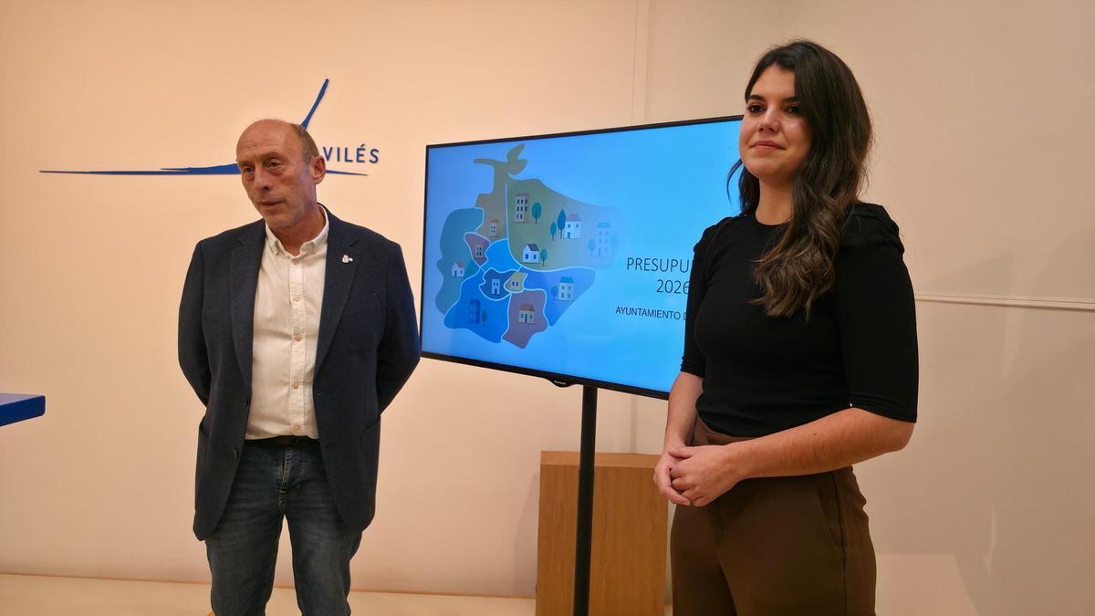 Raquel Ruiz y Agustín Medina, en la presentación de las cuentas.