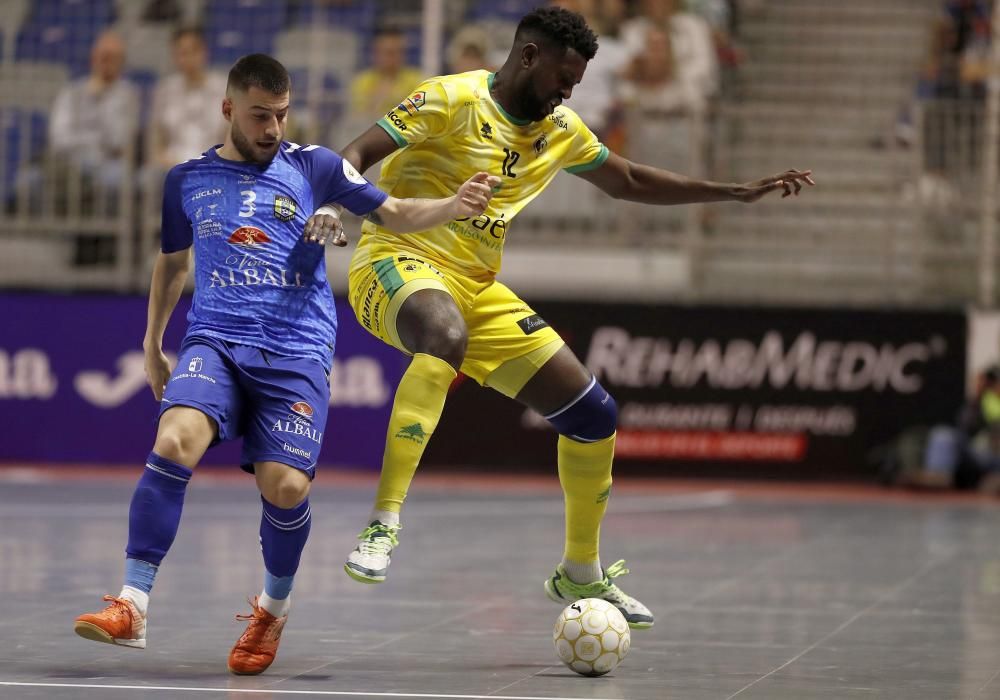 En el segundo partido del jueves, Valdepeñas derrotó (0-1) al Jaén