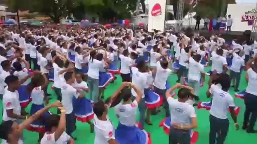 República Dominicana bate el récord de más parejas bailando merengue