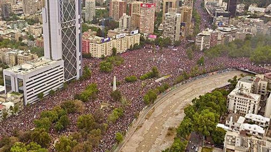 La multitudinària protesta contra el Govern a Santiago de Xile