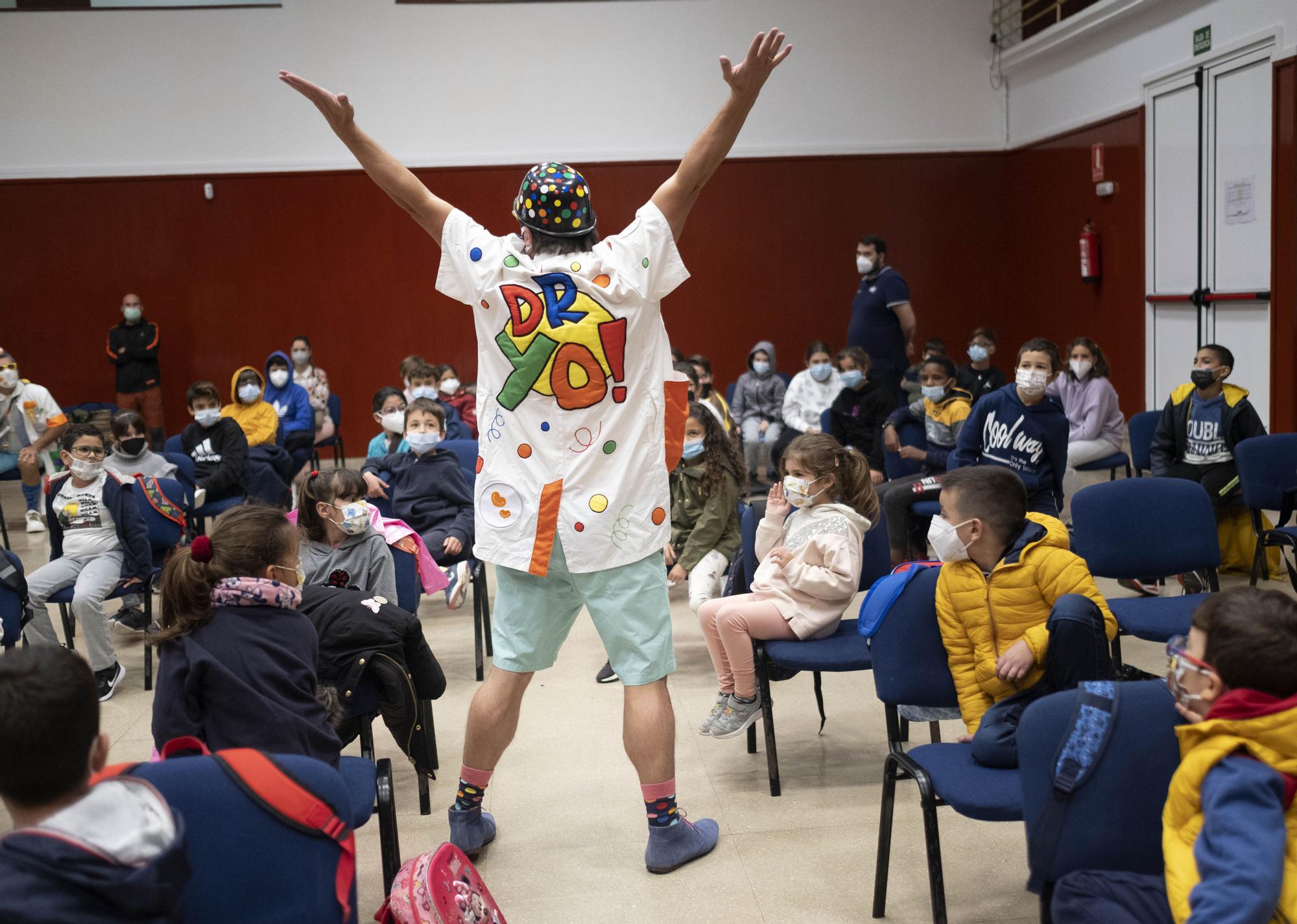 Iniciativa 'Sonrisas de emergencia' en colegios de Fuencaliente, La Palma