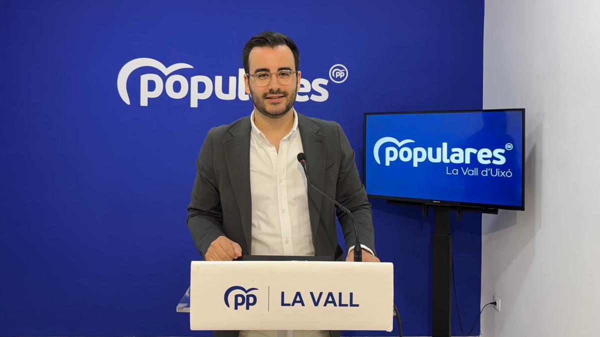Herminio Serra, portavoz del Partido Popular de la Vall, ha denunciado el estado del retén de la Policía Local.