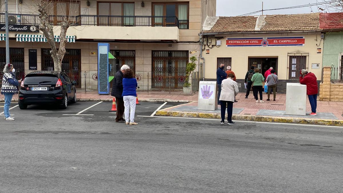 Arranca el reparto de mascarillas en la sede de Protección Civil de El Campello y en Muchavista