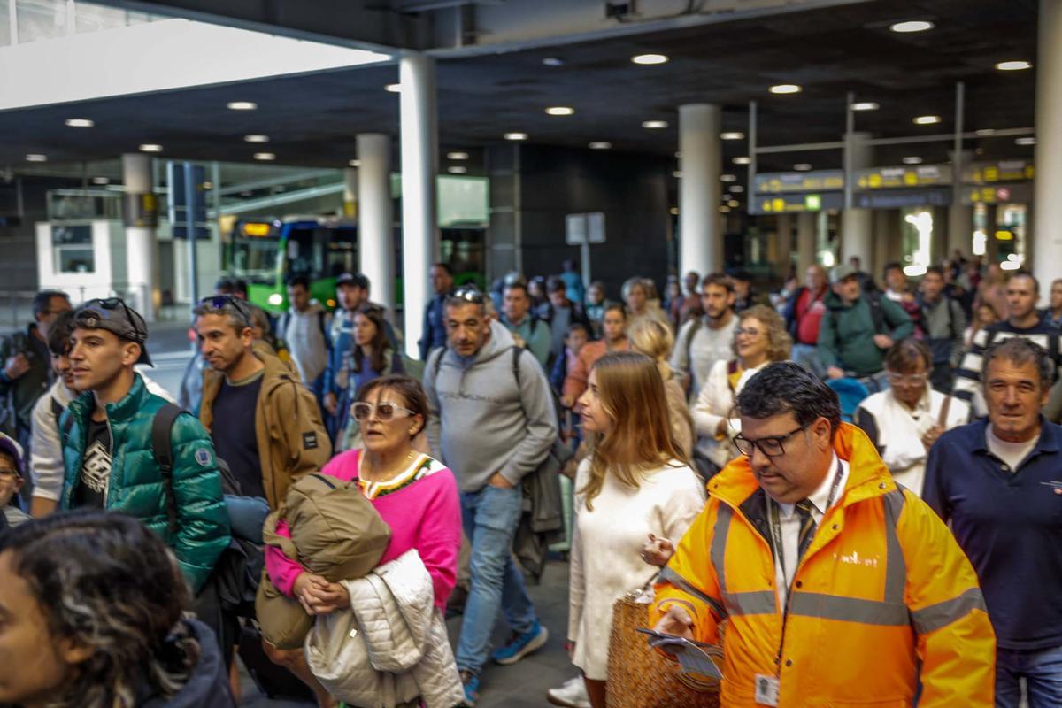 Kaos el tercer día de huelga del handling de Iberia