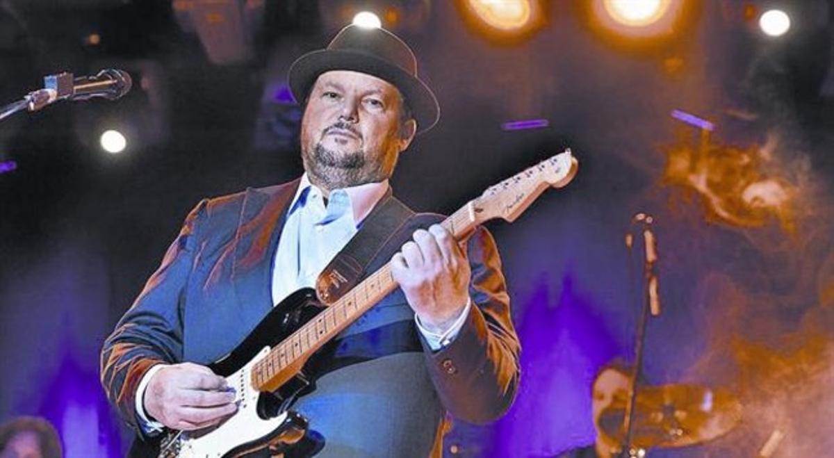 Christopher Cross, en l’actuació de dimarts a la nit a la sala Bikini. Christopher Cross, en l’actuació de dimarts a la nit a la sala Bikini.