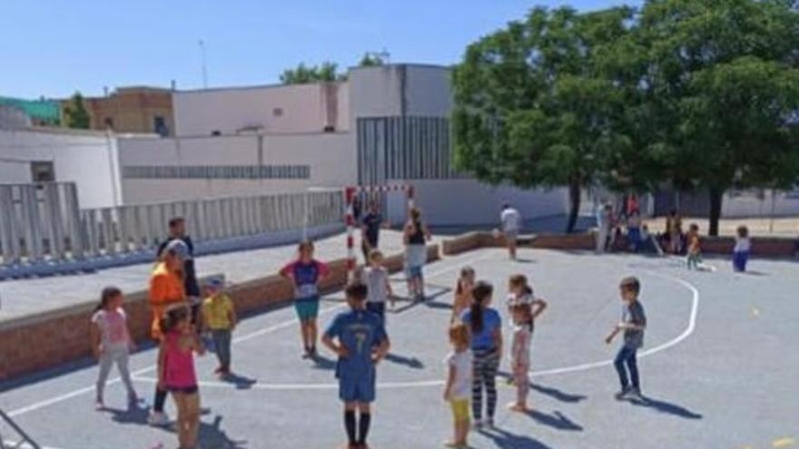 Herida de bala una menor de 13 años cuando estaba en el patio de su colegio en Badajoz