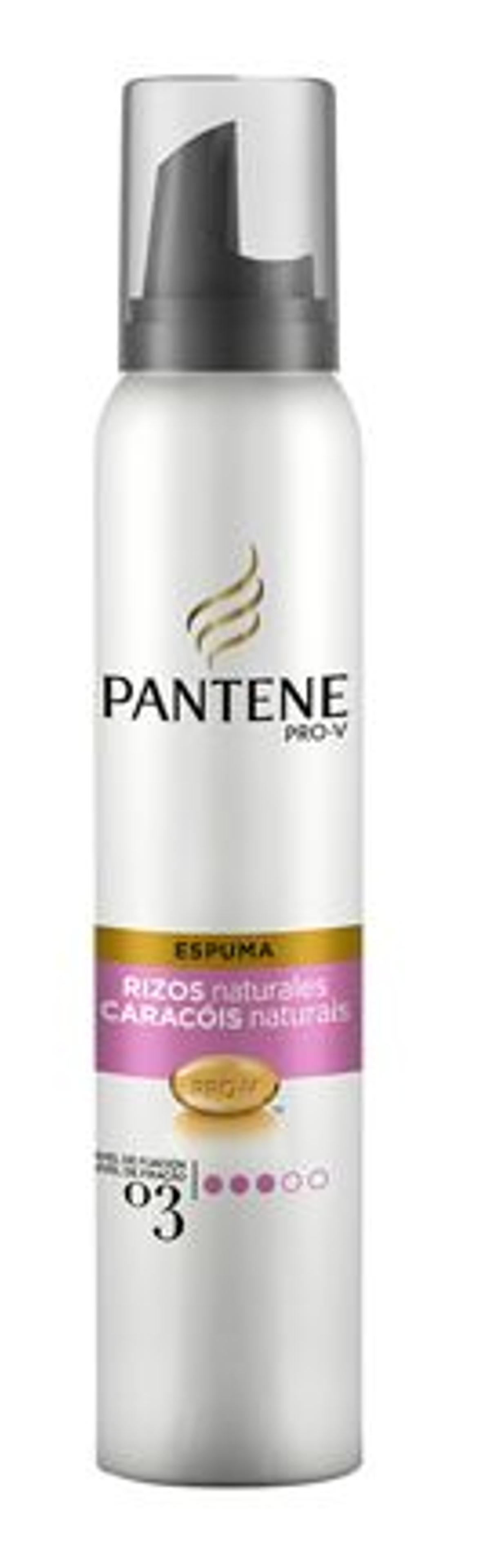 PANTENE. Espuma capilar ‘Rizos Naturales’ (250 ml). Consíguelo aquí.