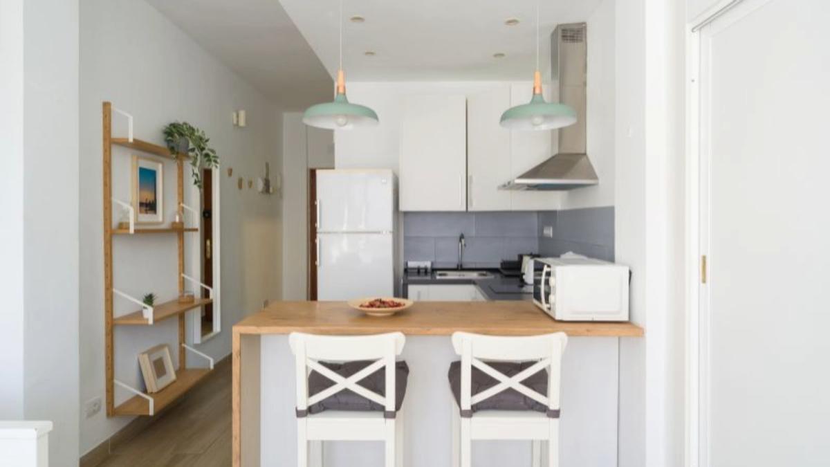 Estudio en alquiler en La Puntilla – Reformado, amueblado y a 2 min de la playa