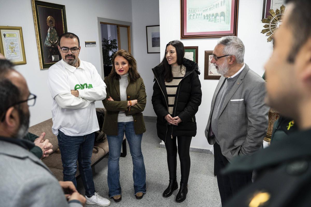 Galería | Así ha sido la entrega del cheque de la Guardia Civil a EMEX en Cáceres