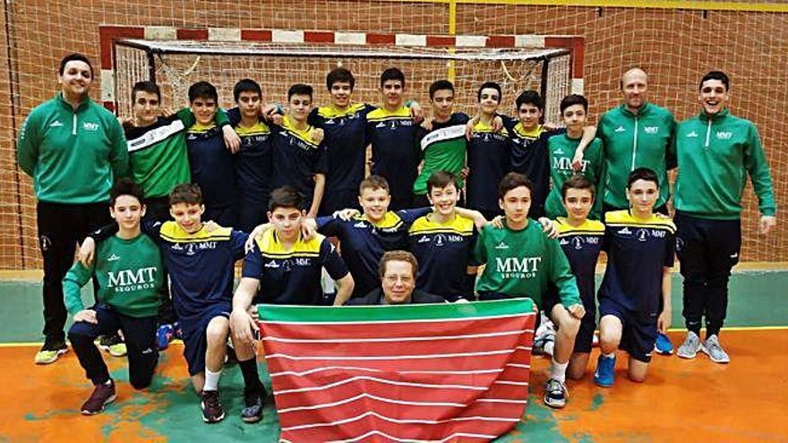 Imagen del Balonmano Zamora infantil masculino dirigido por Ricardo Margareto.