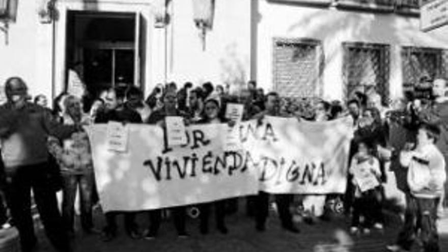 Familias de Colorines y las Cuestas salen a la calle para pedir su realojo en un barrio seguro