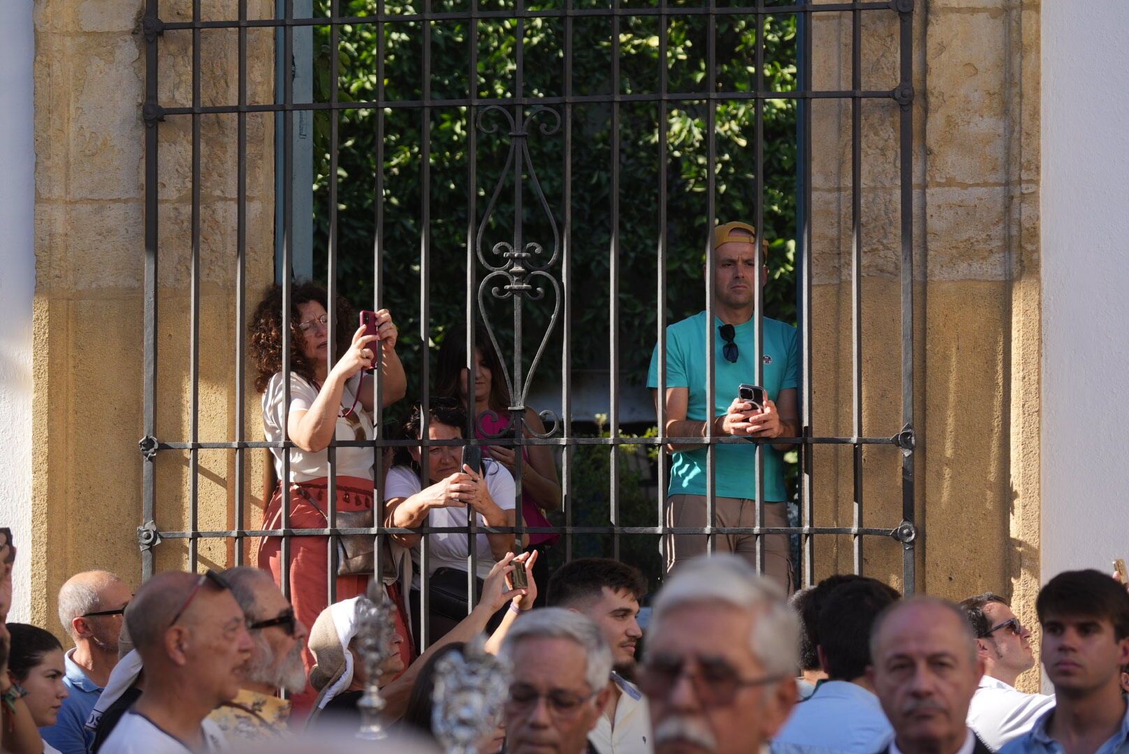 Bulla en las calles la tarde del Magno Vía Crucis