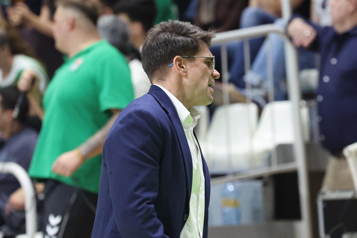 Galería | Las mejores imágenes del Amics Castelló-CB Llíria en el Ciutat Castelló