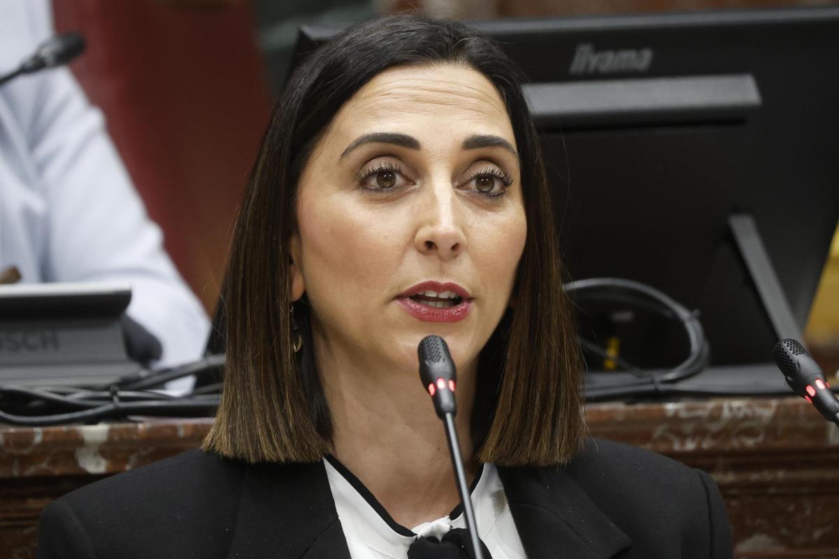 La consejera de Agricultura, Sara Rubiera, durante su comparecencia en la Asamblea este jueves.