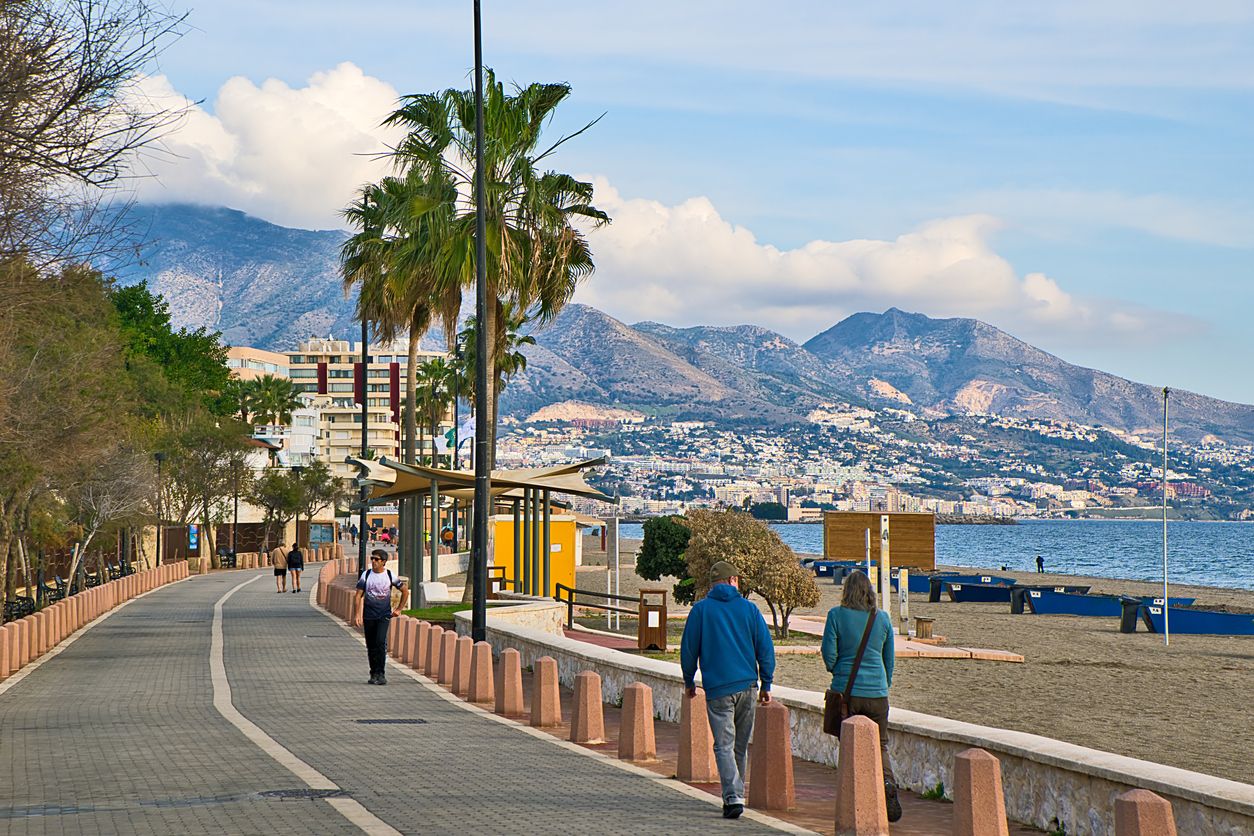 El paseo marítimo de Fuengirola en Málaga