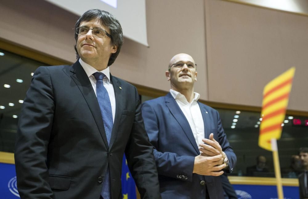 Discurs de Puigdemont, Junqueras i Romeva al Parla