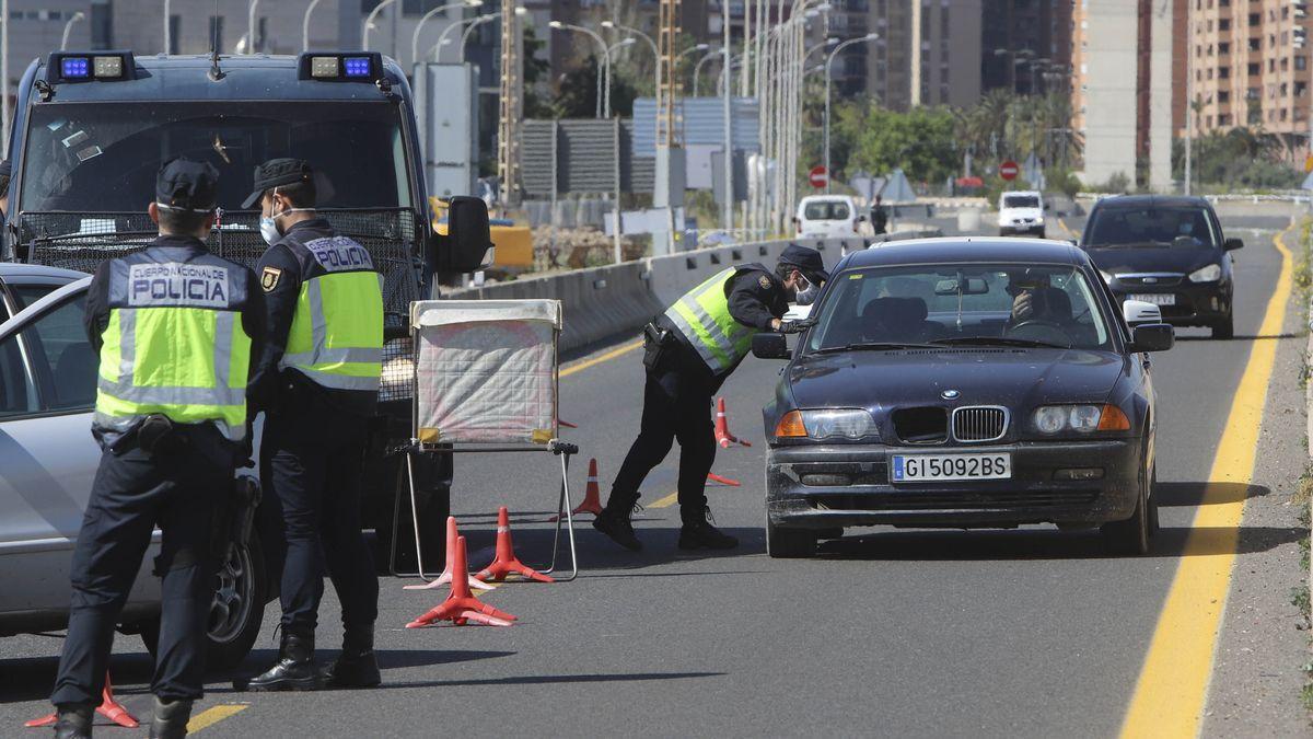 Control policial en Valencia durante el estado de alarma.