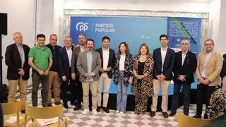 El PP de Málaga le pide a Moreno que siga "cuatro, ocho o todos los años que hagan falta" como presidente de Andalucía