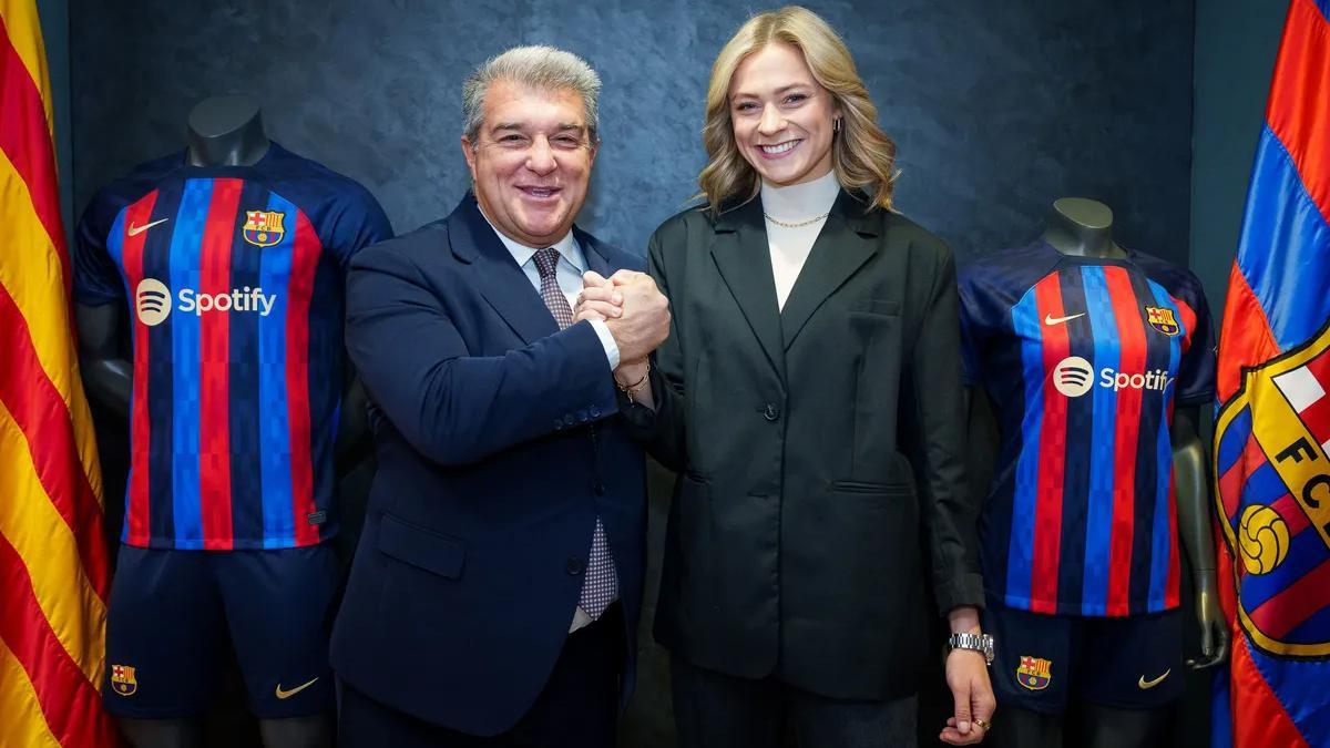 Fridolina Rolfö renueva con el Barcelona hasta 2026