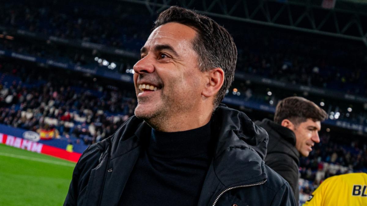 Míchel, feliz tras el triunfo en el RCDE Stadium