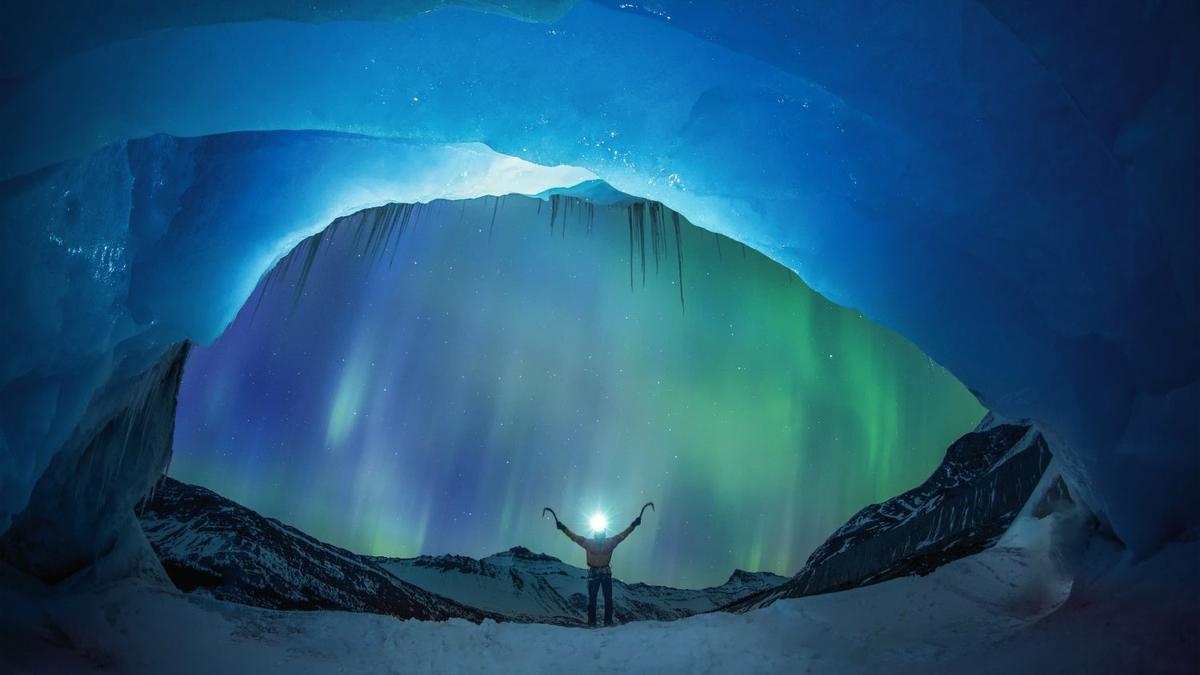 El fotógrafo que danza con la luz: las imágenes más alucinantes de auroras boreales