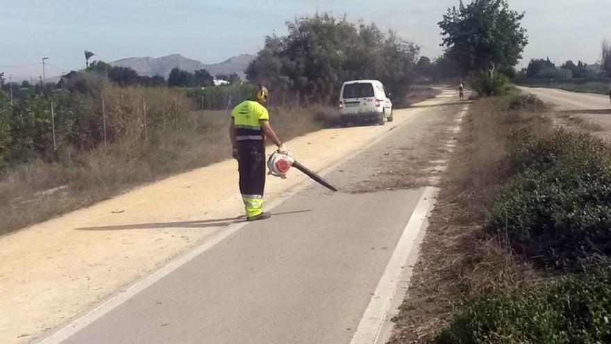 Limpieza y desbroce del carril bici