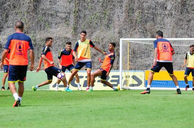 Entrenamienro de la UD Las Palmas previo a la ...