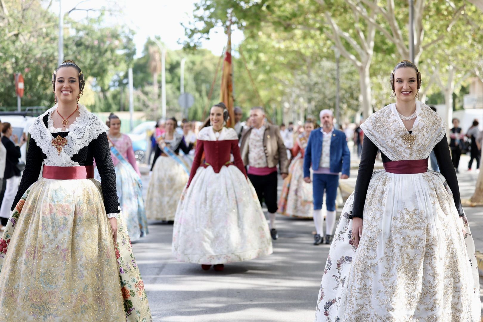 María Estela, la corte, Quart y Xirivella honran a la senyera más viajera de las Fallas