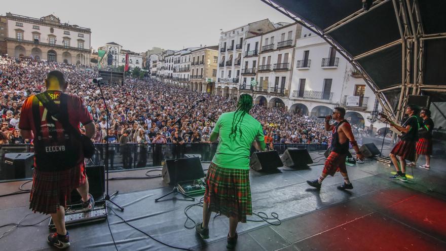 El Womad y la saga de Juego de Tronos logran un lleno histórico en Cáceres