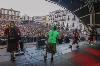 El Womad y la saga de Juego de Tronos logran un lleno histórico en Cáceres