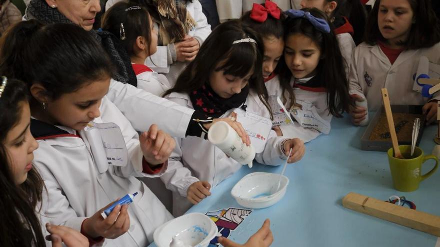 Día de la Ciencia en el colegio María Inmaculada.